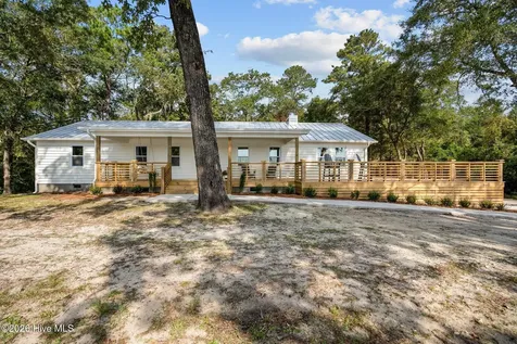 360 Fontanel Lake Drive Burgaw NC 28425