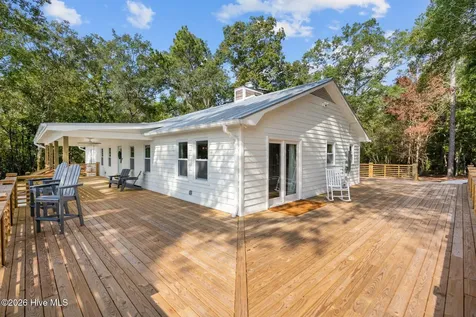 360 Fontanel Lake Drive Burgaw NC 28425