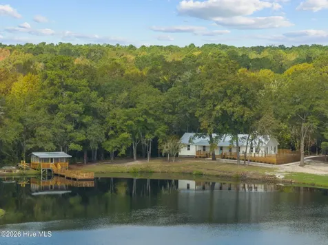 360 Fontanel Lake Drive Burgaw NC 28425