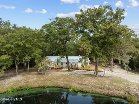 360 Fontanel Lake Drive Burgaw NC 28425