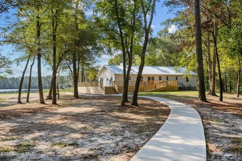 360 Fontanel Lake Drive Burgaw NC 28425