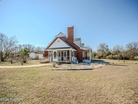 60 Callahan Road Orrum NC 28369