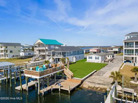 9105 W 9th Street Surf City NC 28445