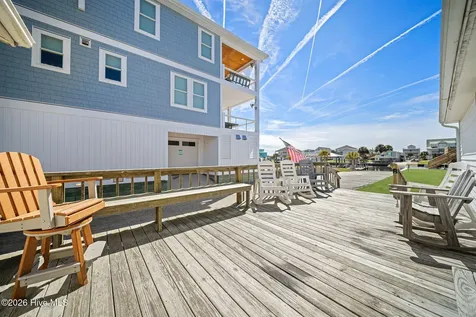 9105 W 9th Street Surf City NC 28445