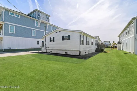 9105 W 9th Street Surf City NC 28445
