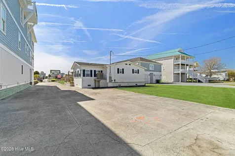 9105 W 9th Street Surf City NC 28445
