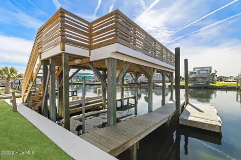 9105 W 9th Street Surf City NC 28445