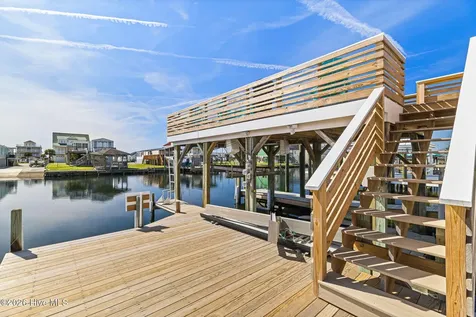 9105 W 9th Street Surf City NC 28445