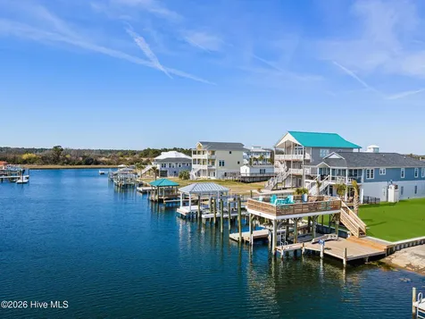 9105 W 9th Street Surf City NC 28445