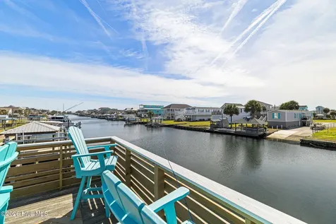 9105 W 9th Street Surf City NC 28445