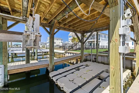 9105 W 9th Street Surf City NC 28445