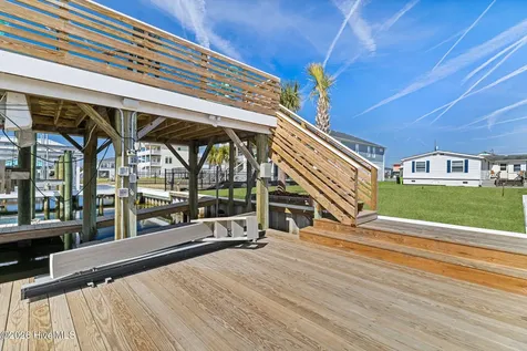 9105 W 9th Street Surf City NC 28445