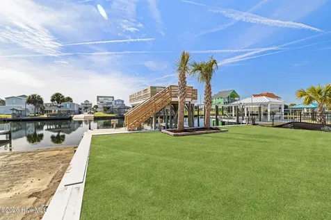 9105 W 9th Street Surf City NC 28445