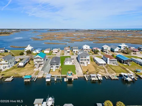 9105 W 9th Street Surf City NC 28445