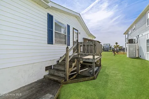 9105 W 9th Street Surf City NC 28445