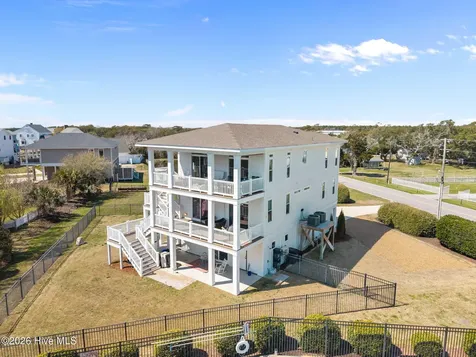 2616 Lennoxville Road Beaufort NC 28516