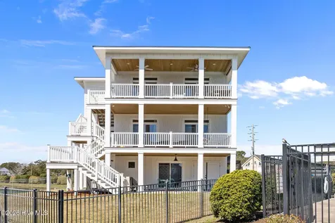 2616 Lennoxville Road Beaufort NC 28516