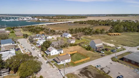 513 Mulberry Street Beaufort NC 28516