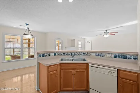 4940 Montserrat Drive Southport NC 28461