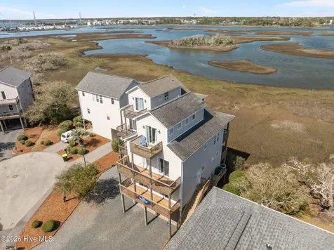 113 Anchor Drive Surf City NC 28445