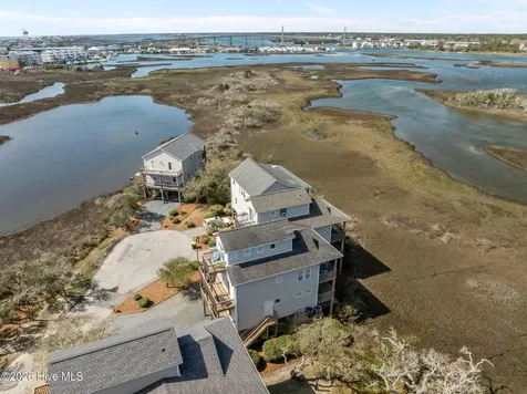 113 Anchor Drive Surf City NC 28445