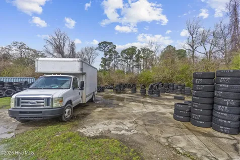 1215 Us 17 Highway N New Bern NC 28560
