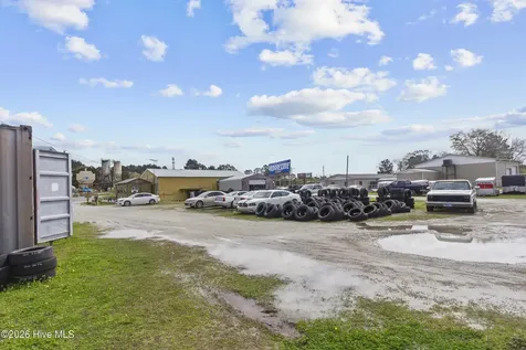 1215 Us 17 Highway N New Bern NC 28560