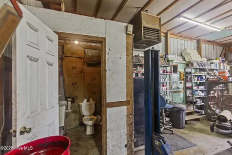 1215 Us 17 Highway N New Bern NC 28560