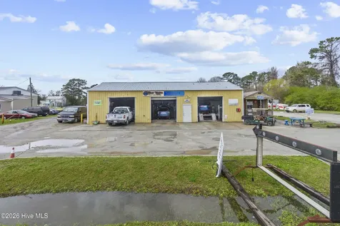 1215 Us 17 Highway N New Bern NC 28560