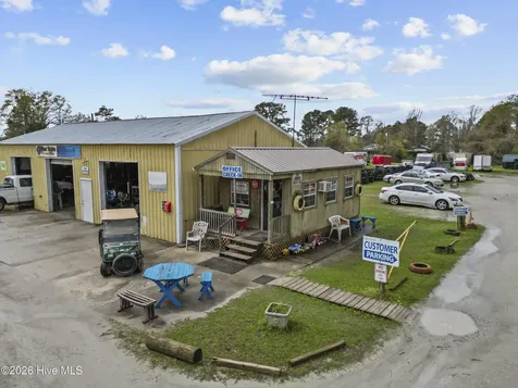 1215 Us 17 Highway N New Bern NC 28560