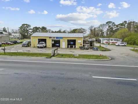 1215 Us 17 Highway N New Bern NC 28560