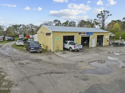 1215 Us 17 Highway N New Bern NC 28560
