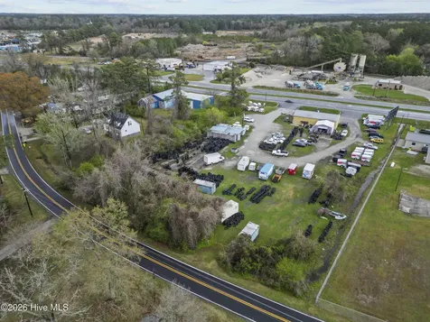 1215 Us 17 Highway N New Bern NC 28560