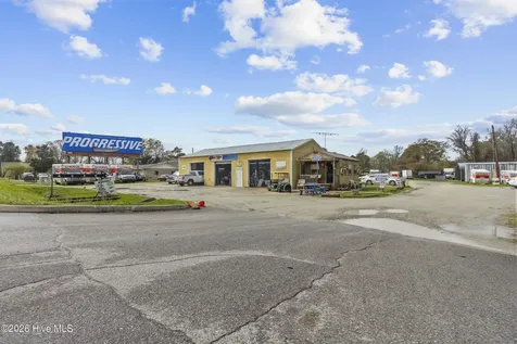 1215 Us 17 Highway N New Bern NC 28560