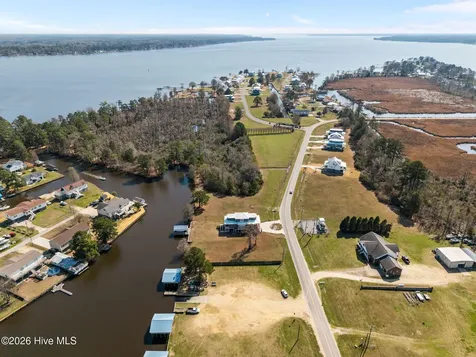 3093 Whichards Beach Road Chocowinity NC 27817