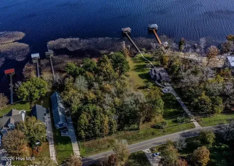 137-140 Near 3461 Waccamaw Road S Lake Waccamaw NC 28450