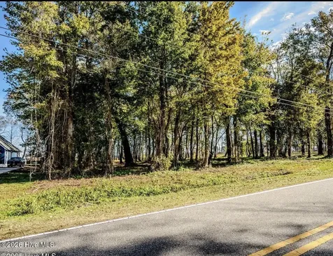 137-140 Near 3461 Waccamaw Road S Lake Waccamaw NC 28450