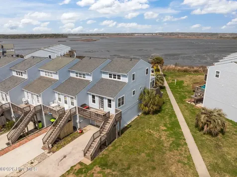 24 Bermuda Landing Place North Topsail Beach NC 28460
