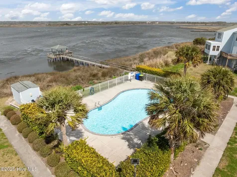24 Bermuda Landing Place North Topsail Beach NC 28460