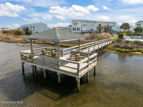 24 Bermuda Landing Place North Topsail Beach NC 28460