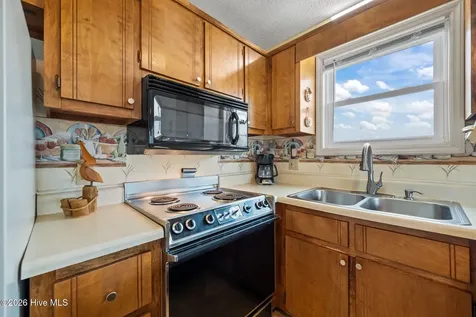 24 Bermuda Landing Place North Topsail Beach NC 28460