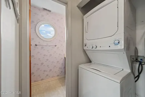 24 Bermuda Landing Place North Topsail Beach NC 28460