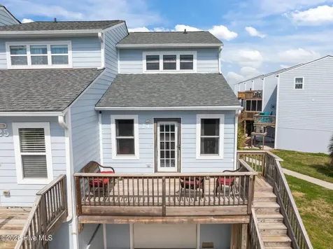 24 Bermuda Landing Place North Topsail Beach NC 28460