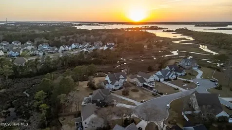 112 Castaway Cove Cedar Point NC 28584
