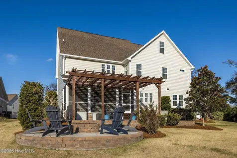 112 Castaway Cove Cedar Point NC 28584