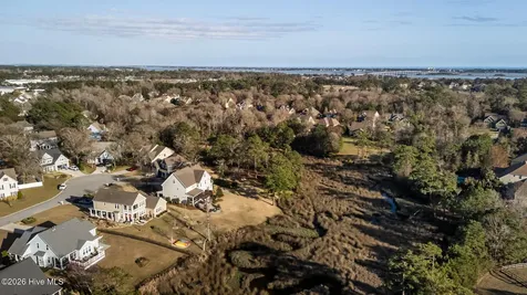 112 Castaway Cove Cedar Point NC 28584