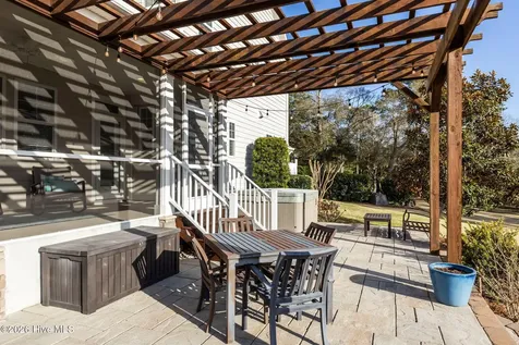 112 Castaway Cove Cedar Point NC 28584