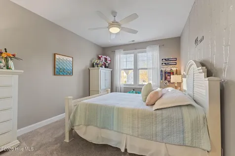 112 Castaway Cove Cedar Point NC 28584