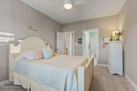 112 Castaway Cove Cedar Point NC 28584