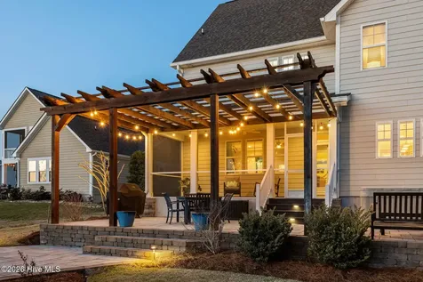 112 Castaway Cove Cedar Point NC 28584